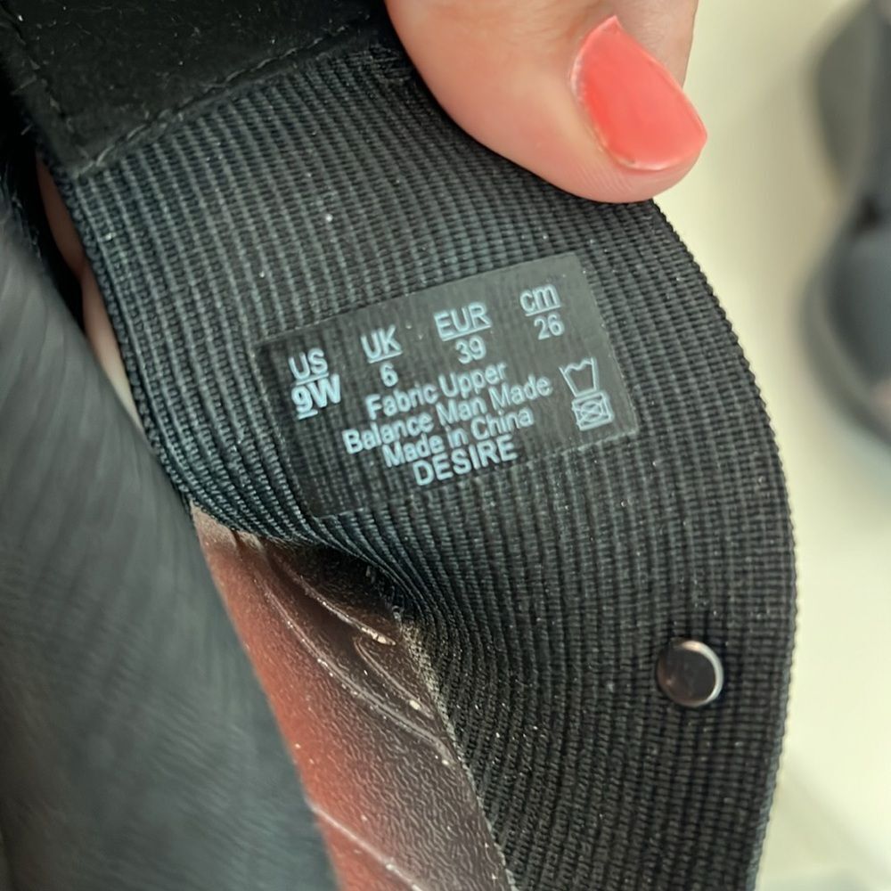 Bzees by LifeStride Women's Desire Wedge Sandal in Black Sz. 9W - Picture 11 of 11